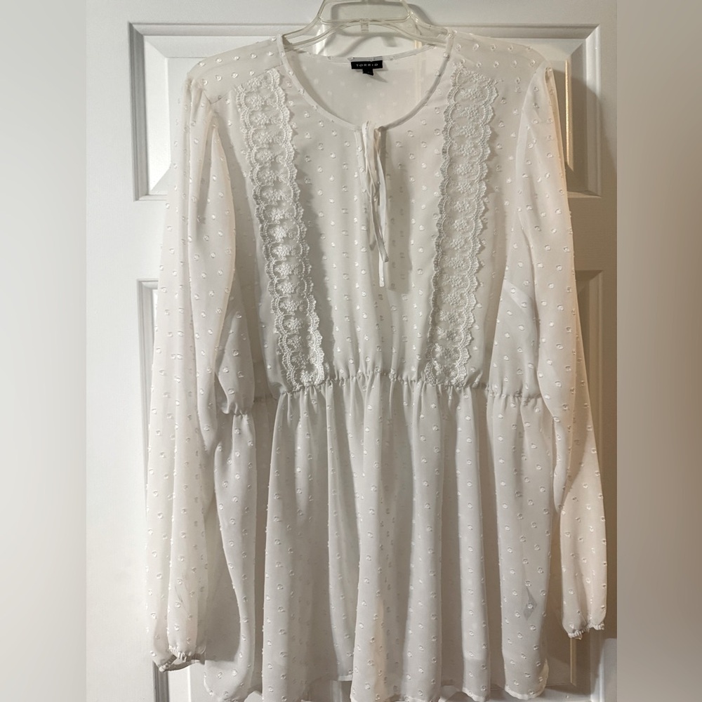Torrid 2X Elegant White Lace Trim Blouse